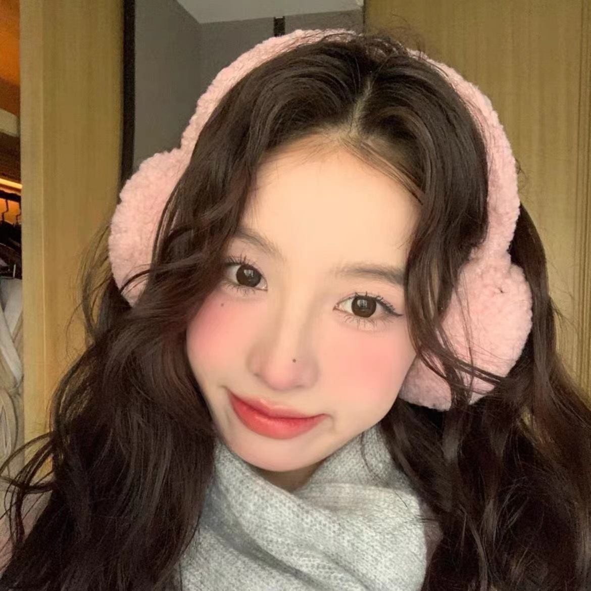 Minimalistyczne pluszowe nausz – Winter Clothing Earmuffs recenzja i cena