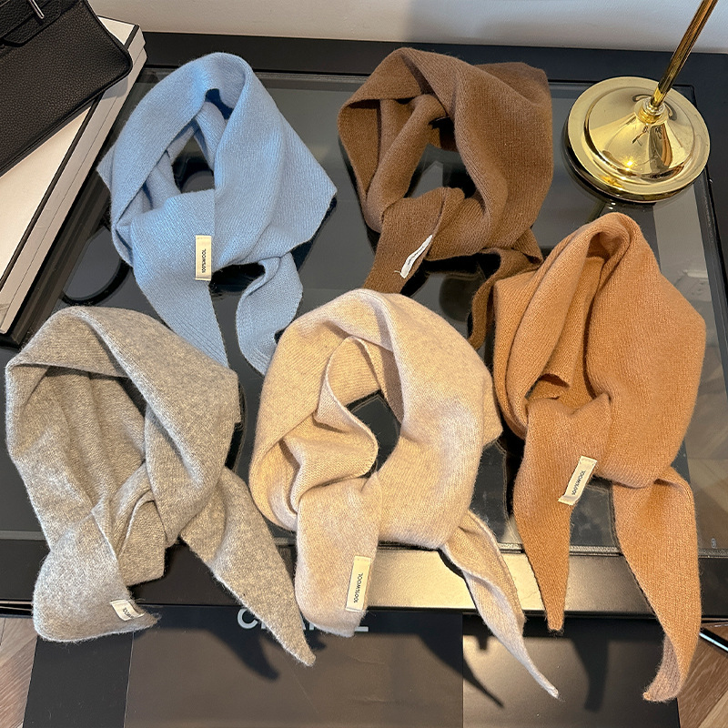 Szalik trójkątny damski z wełn – Winter Clothing Korea recenzja i cena